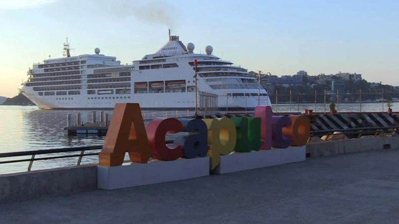 Turistas de crucero disfrutan Acapulco