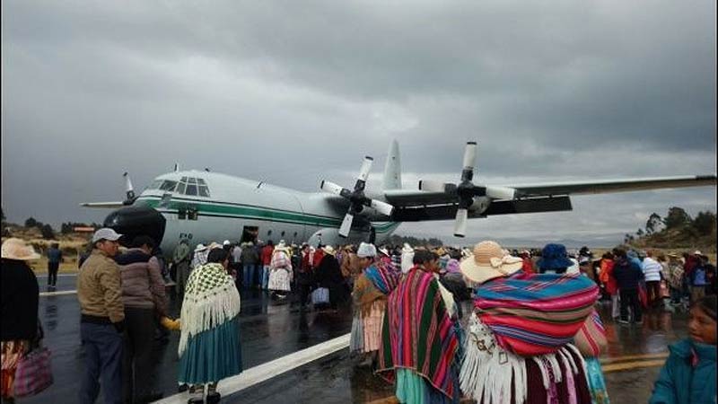 Bolivia estrena aeropuerto a orillas del lago Titicaca