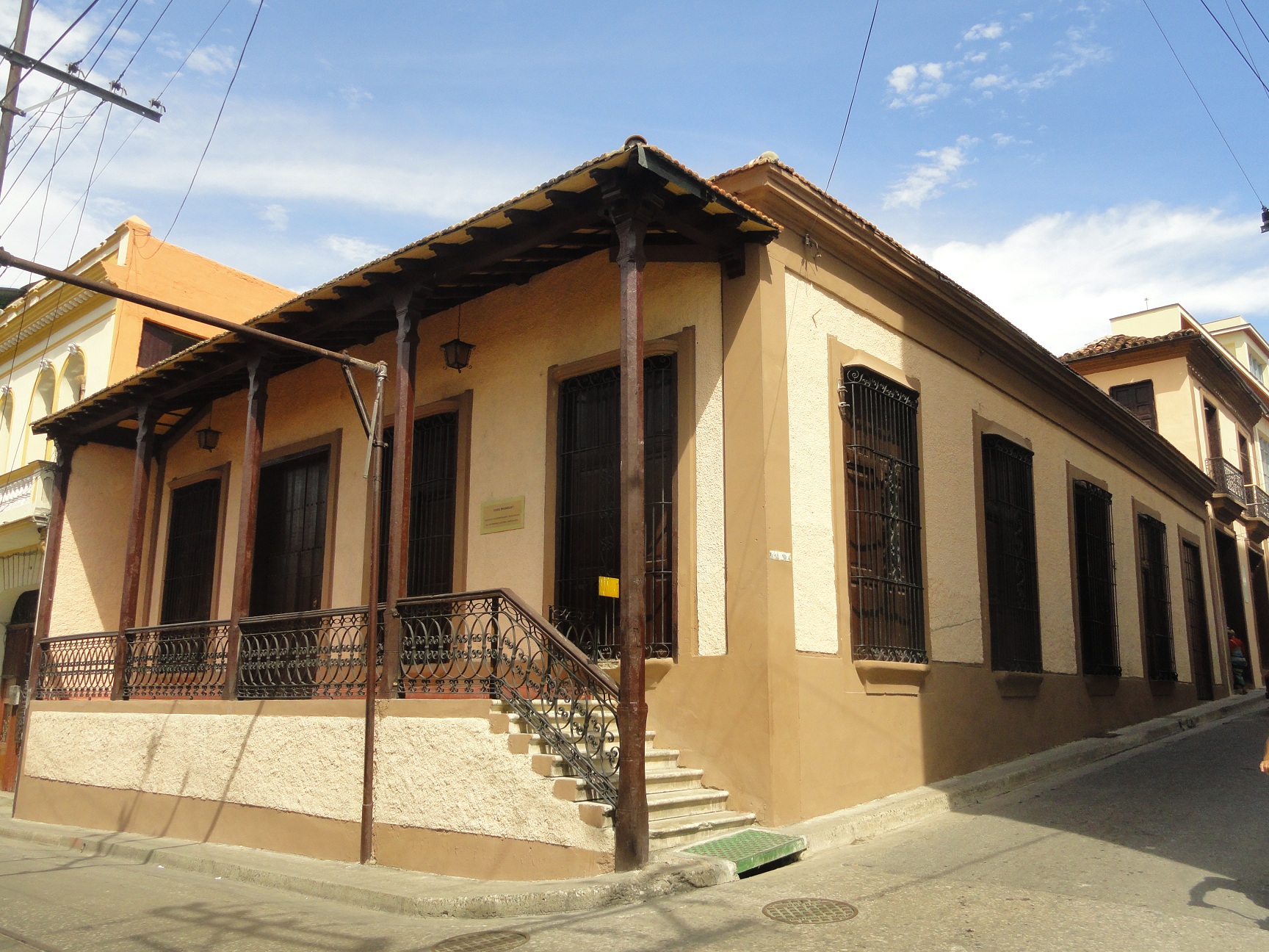 El café deleita en la Casa Dranguet  de Santiago de Cuba