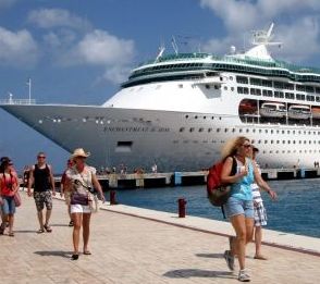 Buscan reactivar industria de cruceros en Quintana Roo tras tendencia a la baja en 2012