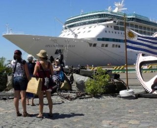 Reportan alza de un 57 por ciento en gastos de cruceristas llegados a Uruguay