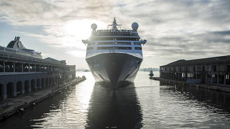 Crucero estadounidense Empress of the Seas atraca en Cuba
