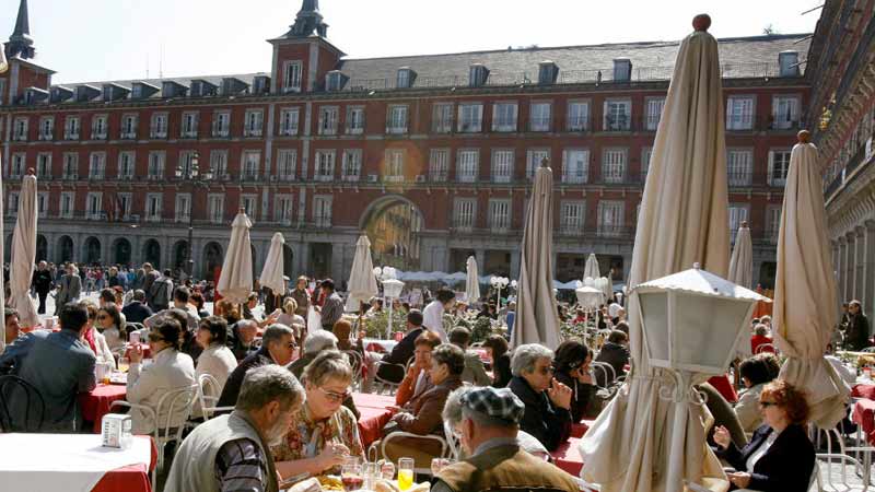 España incrementa el nivel de empleo vinculado al turismo
