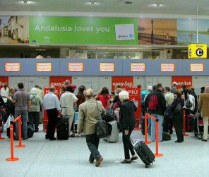 Industria de viajes rechaza en bloque decisión británica sobre Impuesto al Pasajero Aéreo