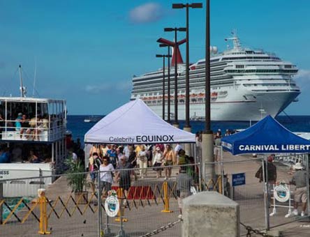 Carnival Cruise reducirá escalas en Islas Caimán