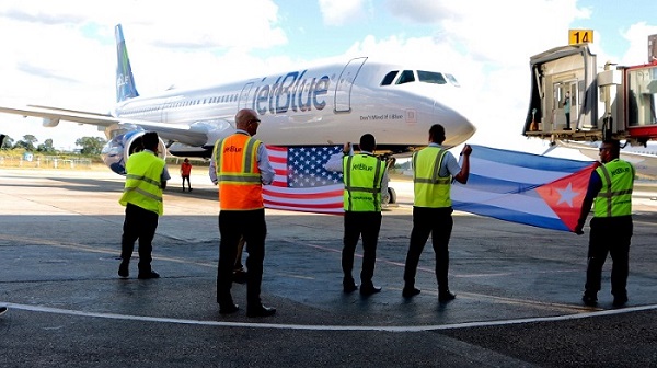 Arriba a La Habana primer vuelo comercial de JetBlue