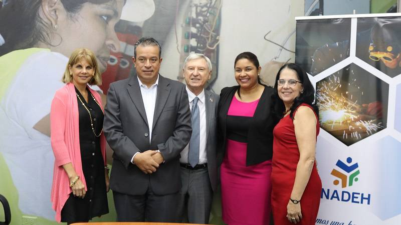Expourense firma un convenio con el INADEH de Panamá