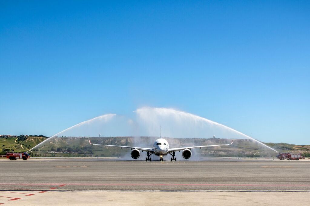Aterrizó en Madrid el  primer A350 XWB que cruza el Atlántico de la mano de LATAM AIRLINES
