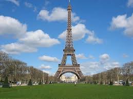 Comité de urgencia analizará declive del turismo en Francia