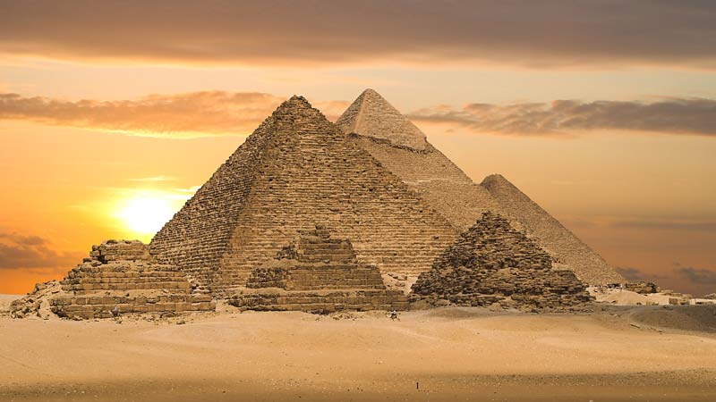Egipto restaura y abre al turismo pirámides de Guiza