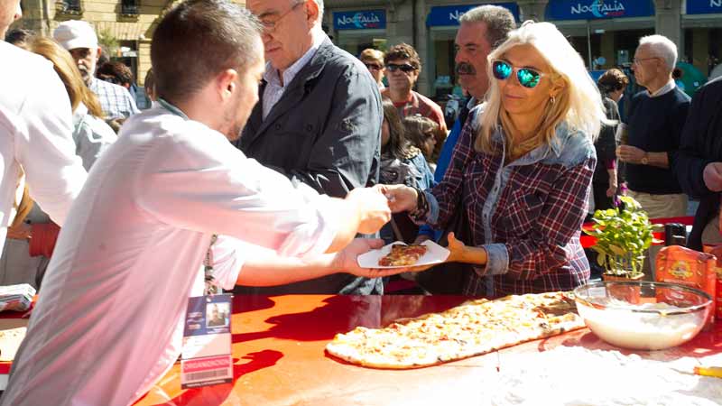 El arte de los pizzeros napolitanos en la mira de la Unesco