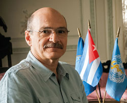 Desafíos de la salud en el siglo XXI, respuestas del Dr. José Luis Di Fabio, representante de la OMS/OPS en Cuba