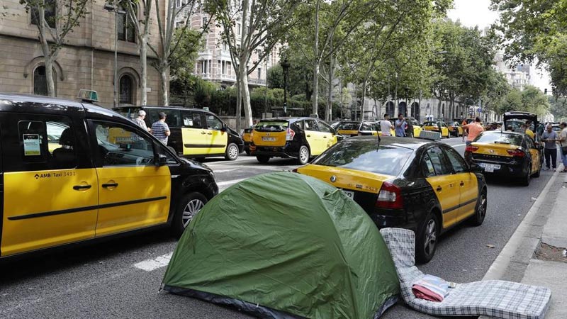 Taxistas españoles ponen fin a huelga 