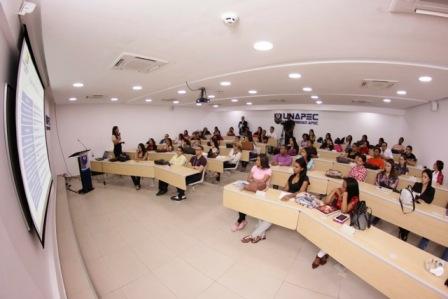 Mitur ofrece charla sobre Turismo de Salud a estudiantes universitarios en República Dominicana