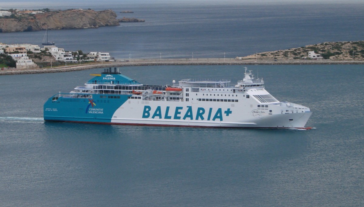 barco de Baleària