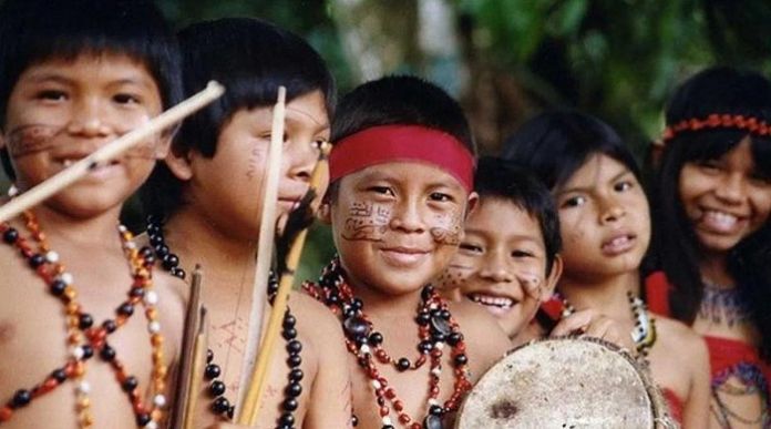 niños indígenas en Colombia