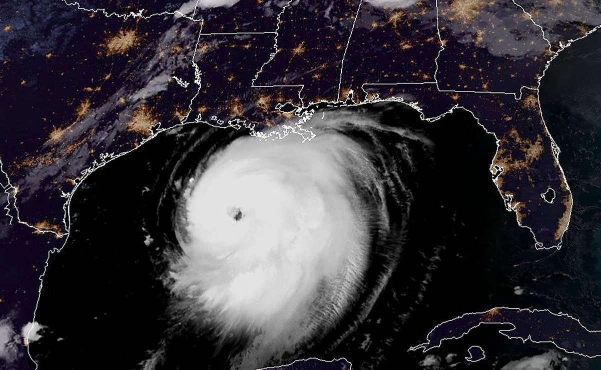 imagen satelital del huracán Laura