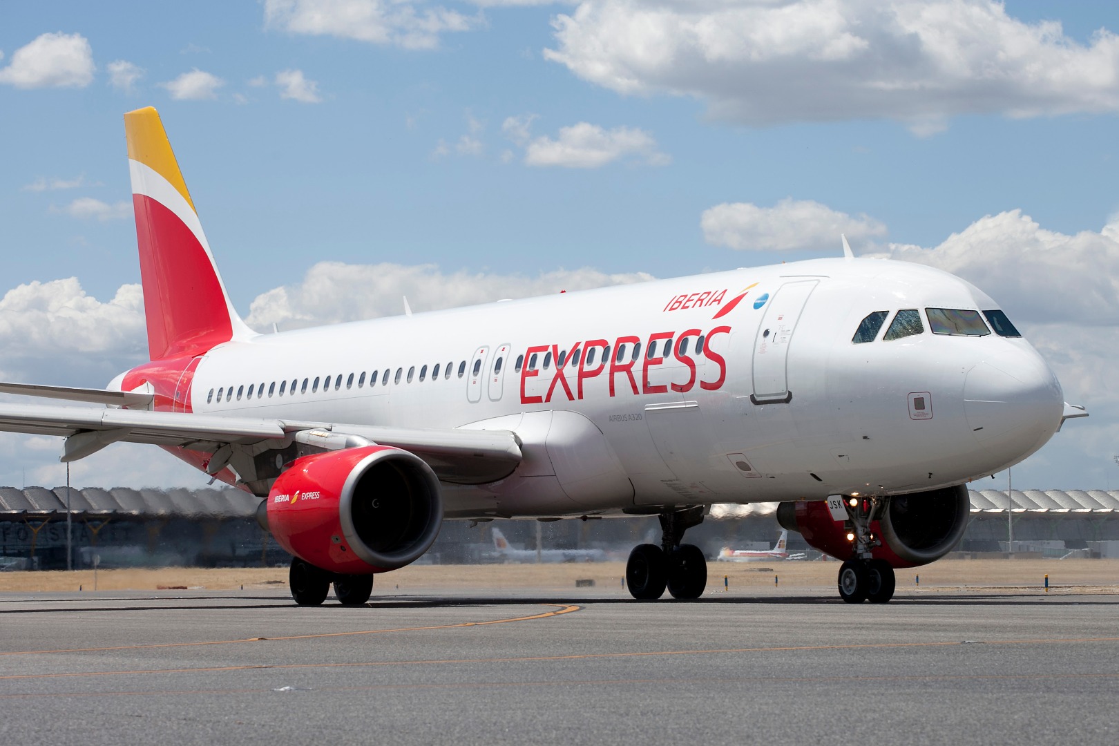 avión de Iberia Express en la pista