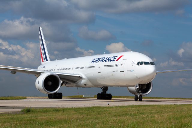 avión de Air France en la pista