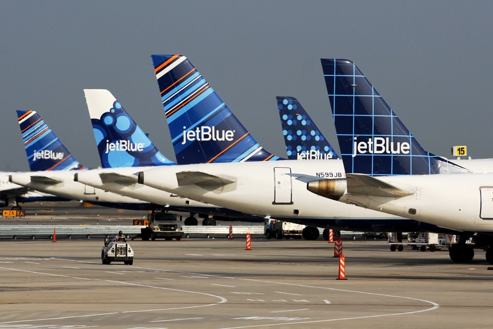 colas de aviones de JetBlue