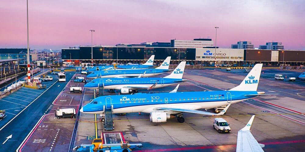 aviones de KLM en la pista
