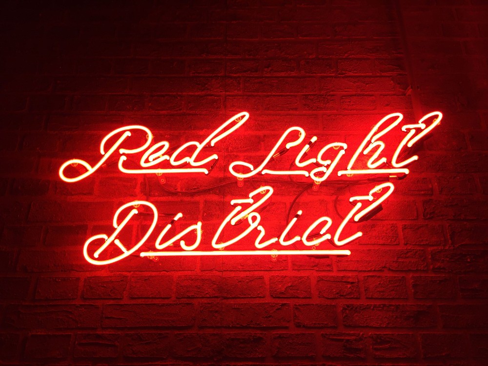 barrios rojos neon