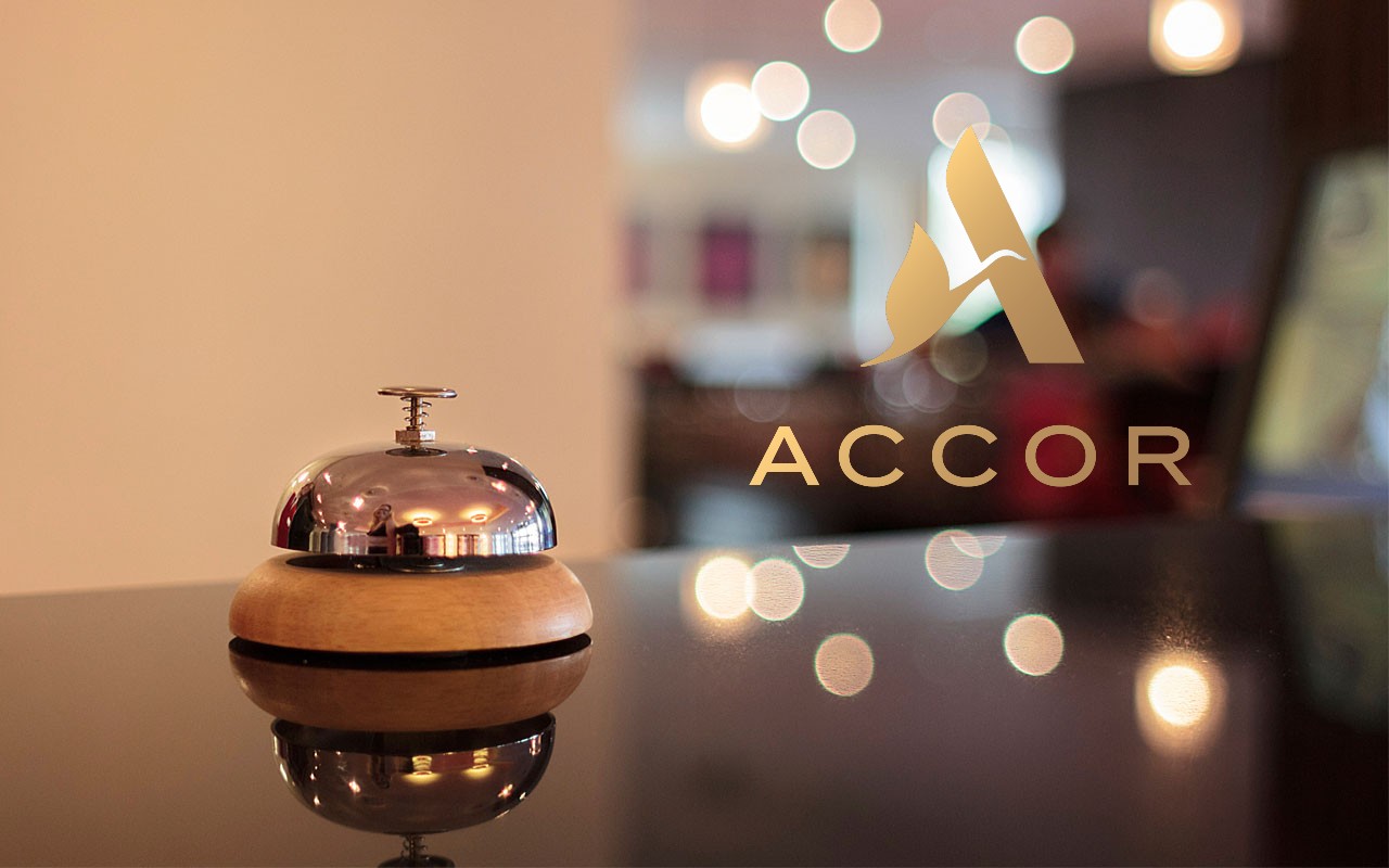 hotel bell y logo de Accor