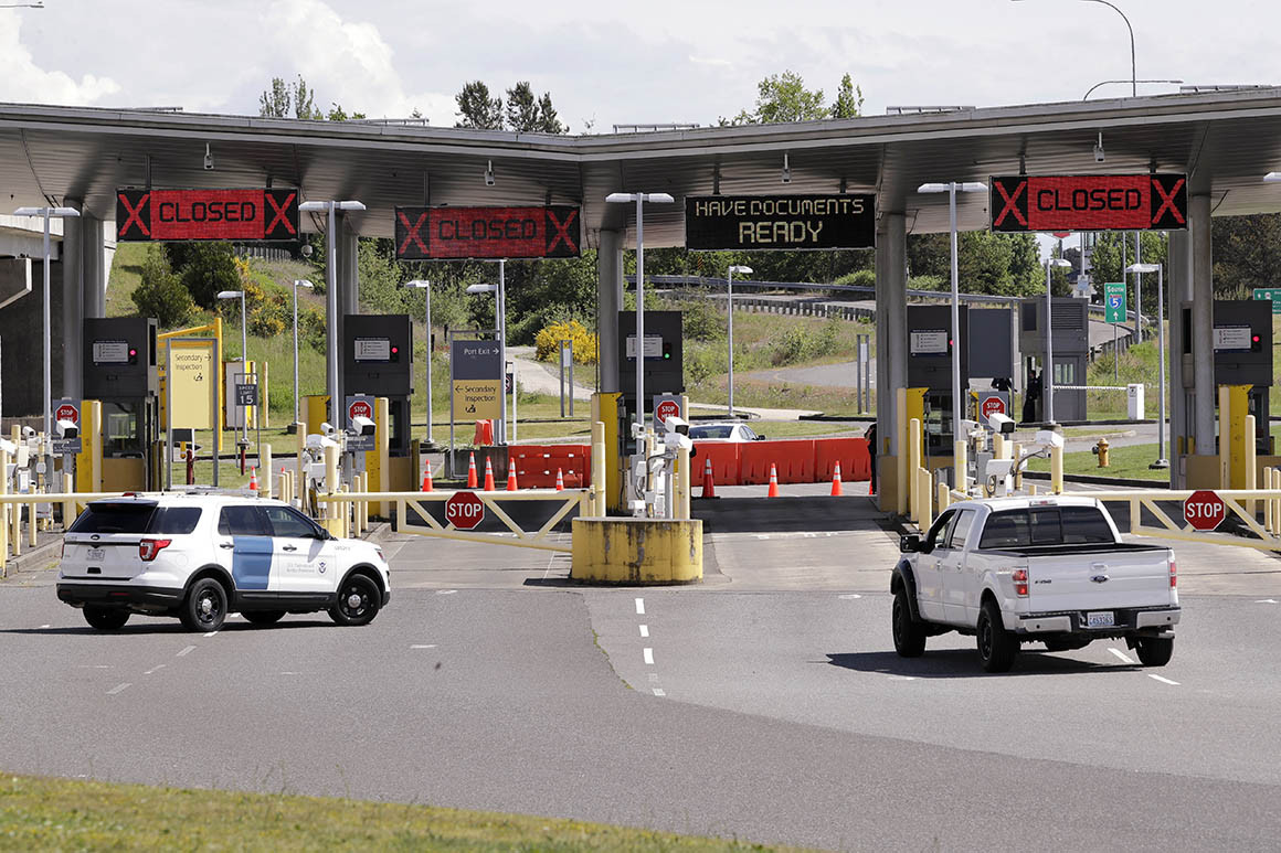frontera EE.UU.-Canadá cerrada, dos vehículos
