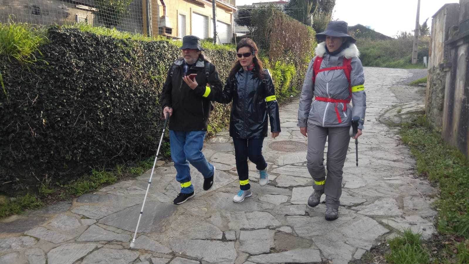 tres peregrinos por el Camino de Santiago