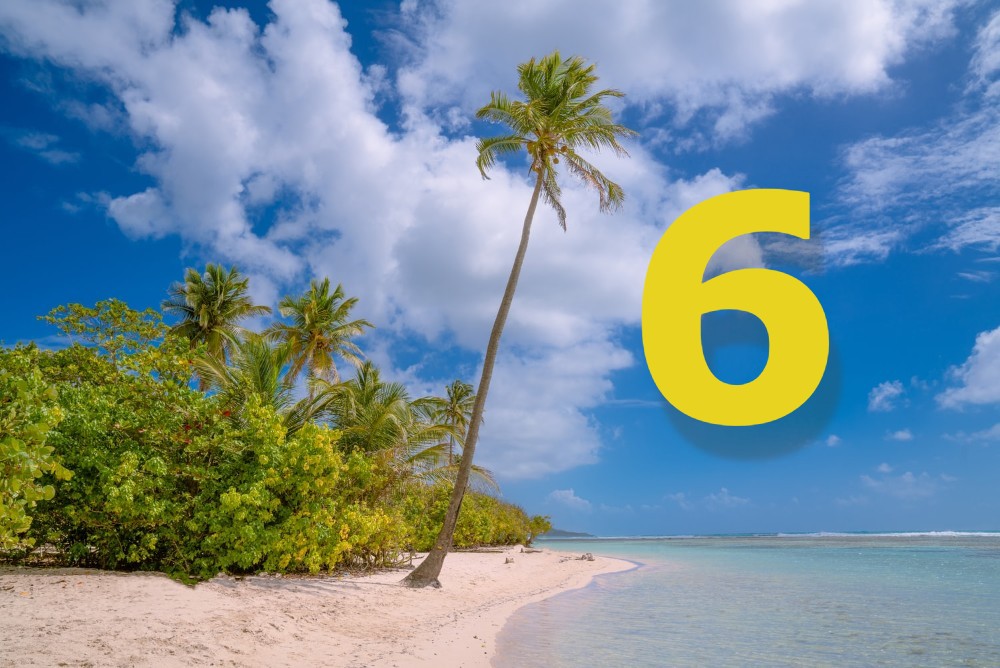 isla del Caribe y el número 6 en amarillo a la derecha