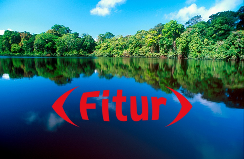 paisaje de Costa Rica y logo de FITUR