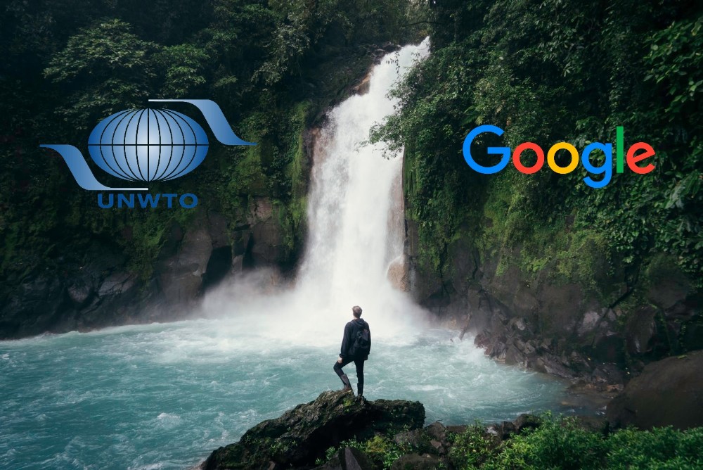 hombre ante una cascada, logos de la OMT y Google