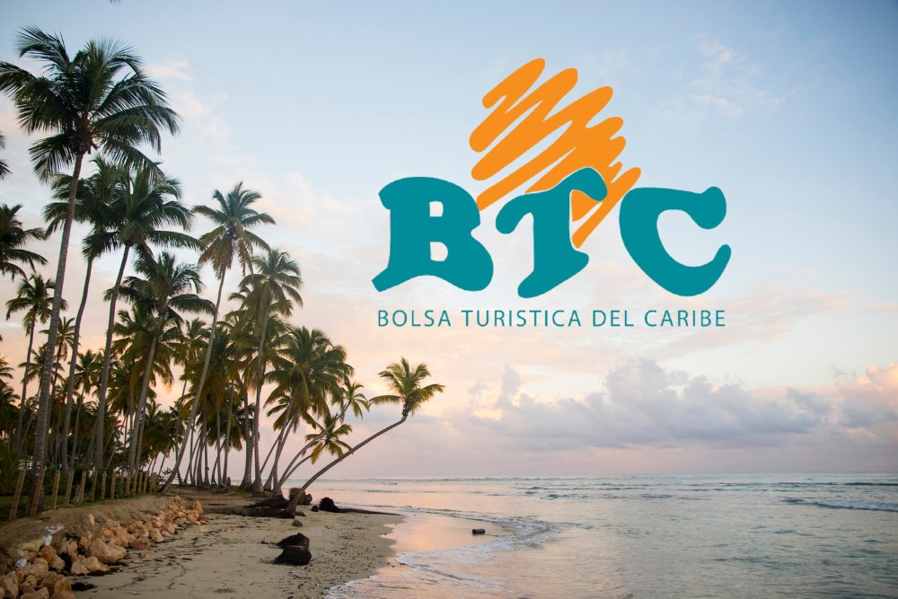playa dominicana y logo de BTC