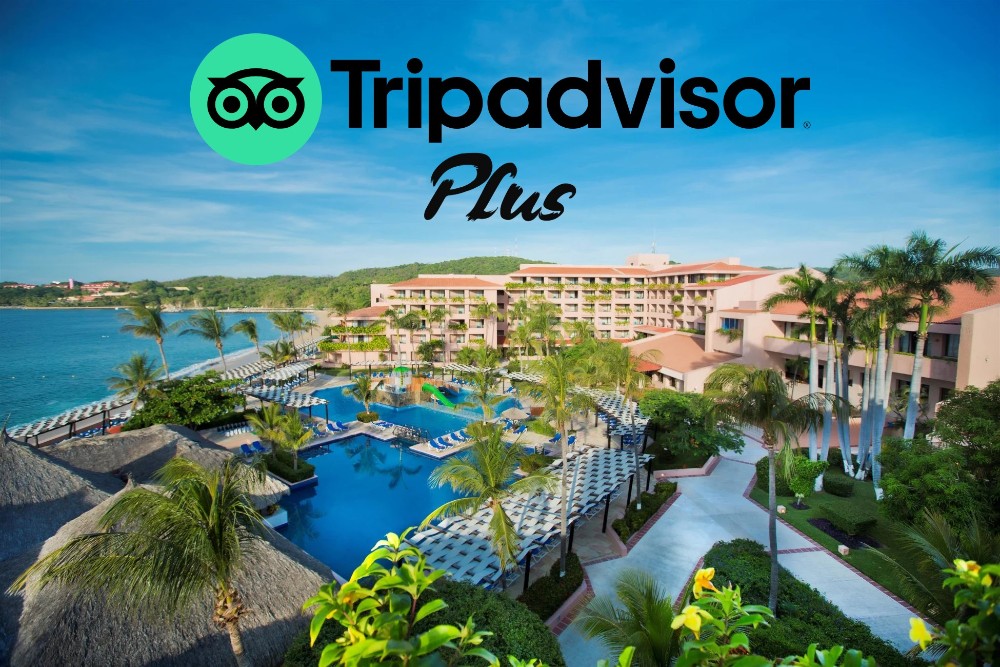 logo de TripAdvisor Plus sobre un hotel de la cadena Barceló