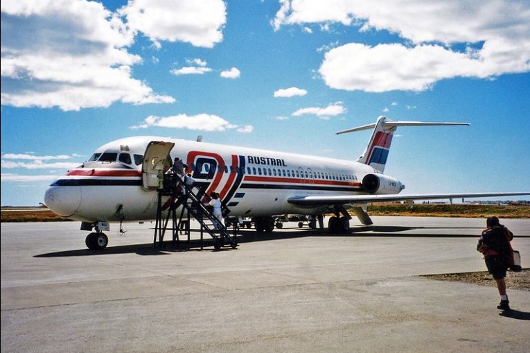 De Kambui - Austral Lineas Aereas McDonnell Douglas DC-9-32 LV-WEG, CC BY 2.0, https://commons.wikimedia.org/w/index.php?curid=58132752