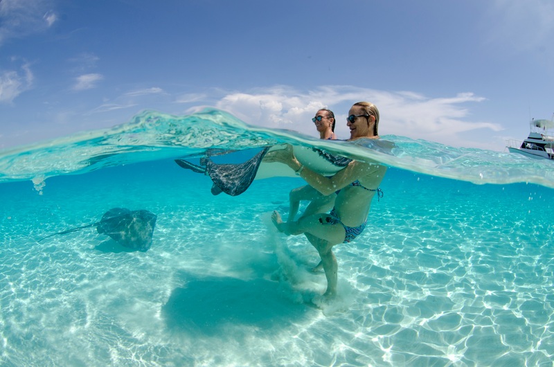 Islas Caimán eliminan todas las restricciones para los viajeros  internacionales