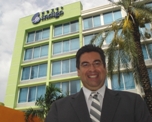 Roberto A. Negretti, Director de Mercadeo y Ventas del Hotel Indigo Miami Dadeland