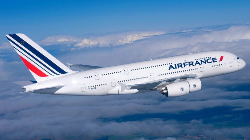 Air France anula vuelos de larga distancia desde París por huelga 