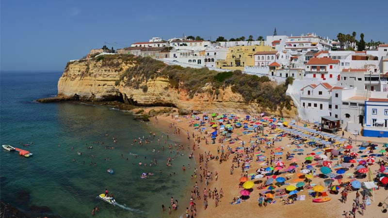 Portugal pone límites a los apartamentos turísticos