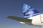 Estados Unidos: Bajas en precios de combustibles reportan a JetBlue ganancias en el primer trimestre