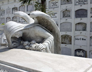 Abren Cementerio de Guayaquil a recorridos turísticos