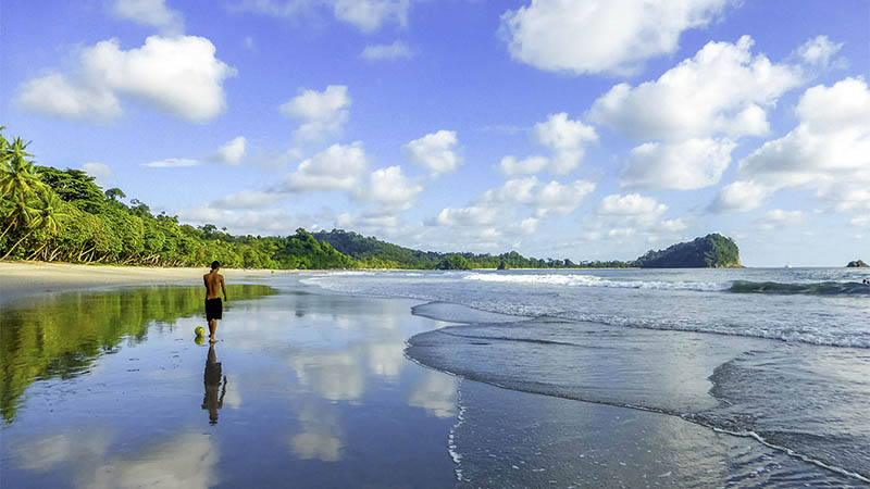 Costa Rica apuesta por playas accesibles
