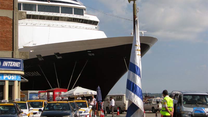 Disminuyen en Uruguay los ingresos por turismo de cruceros