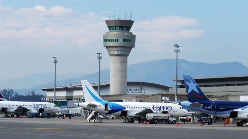 Ecuador acuerda liberalizar transporte aéreo