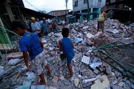 Ascienden a 233 los muertos por sismo en Ecuador