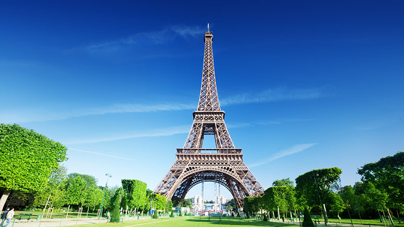 Torre Eiffel recupera visitantes