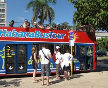 Cuba se acercó al millón de turistas en los tres primeros meses de 2012