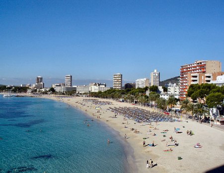 España prevé recibir 25 millones de turistas en la primera mitad de 2012