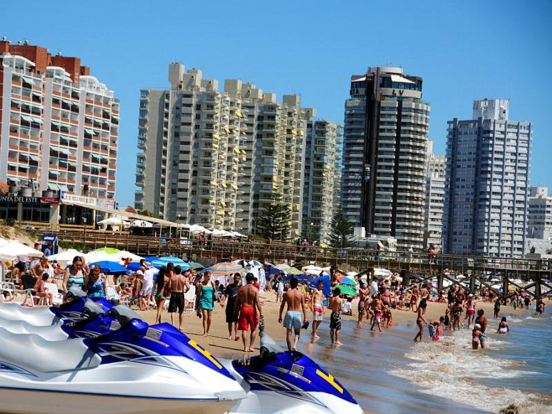 Uruguay: Turismo creció un 15 por ciento en 2010, con 2,1 millones de visitantes