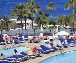 Hoteleros españoles aseguran que subida del IVA será desastrosa para el sector en plena temporada alta